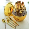 Set de Cubiertos Dorados con Estuche en Forma de Huevo