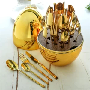 Set de Cubiertos Dorados con Estuche en Forma de Huevo